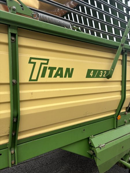 KRONE TITAN 4/32 L - NICHT MEHR VERFÜGBAR!